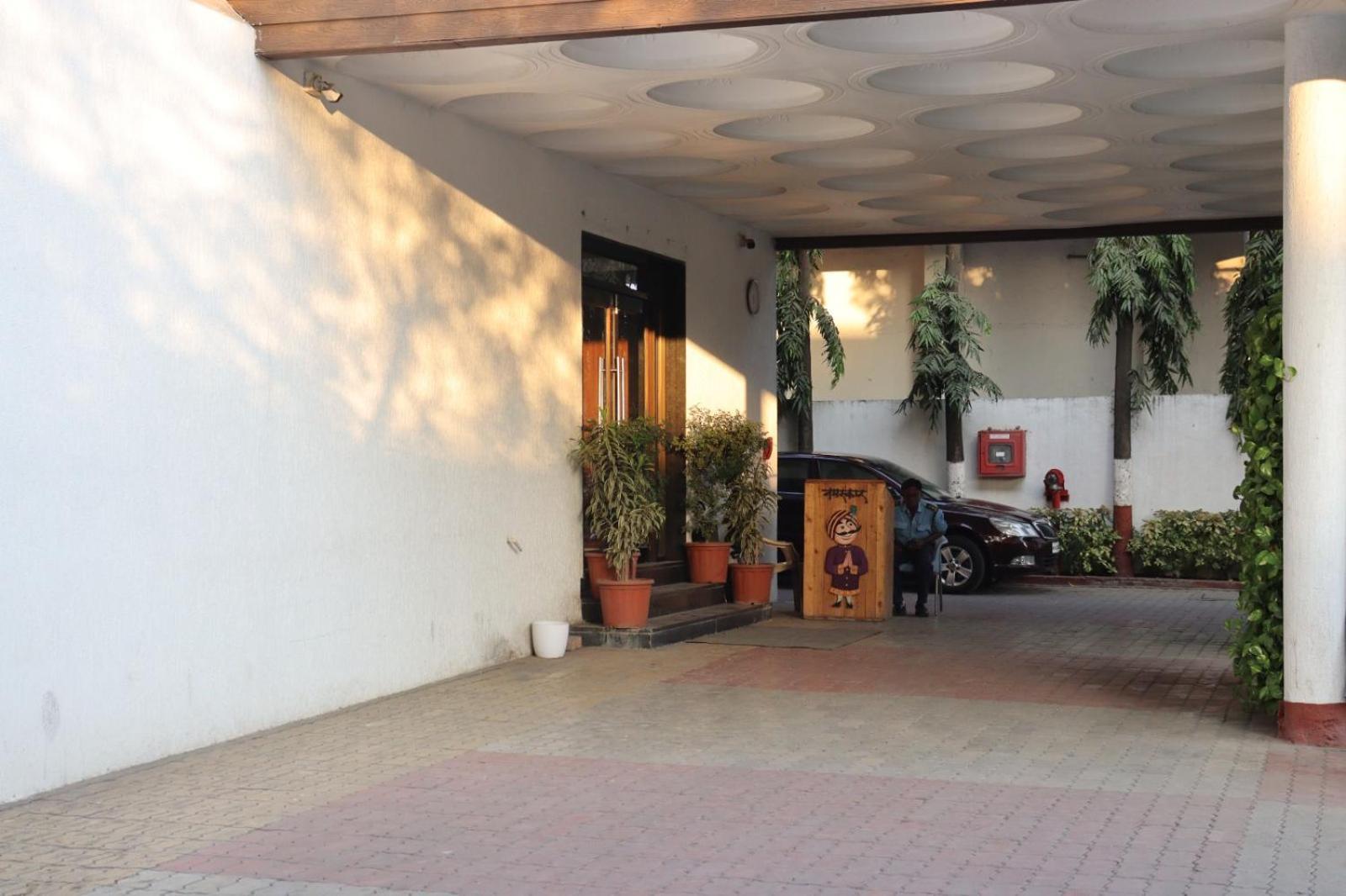 אאורנגבד Hotel Raviraj, Chhatrapati Sambhaji Nagar מראה חיצוני תמונה