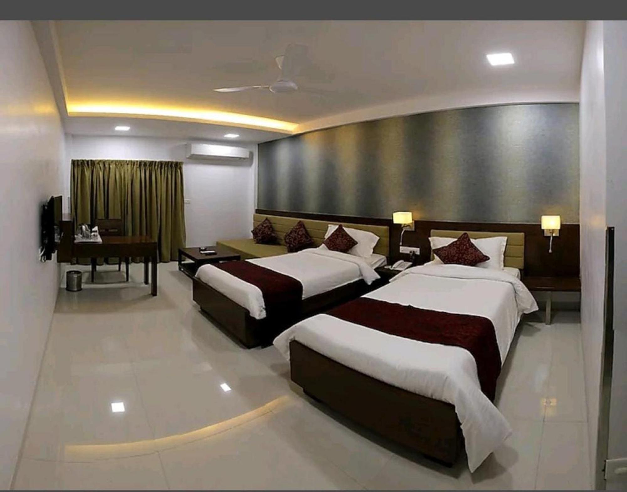 אאורנגבד Hotel Raviraj, Chhatrapati Sambhaji Nagar מראה חיצוני תמונה